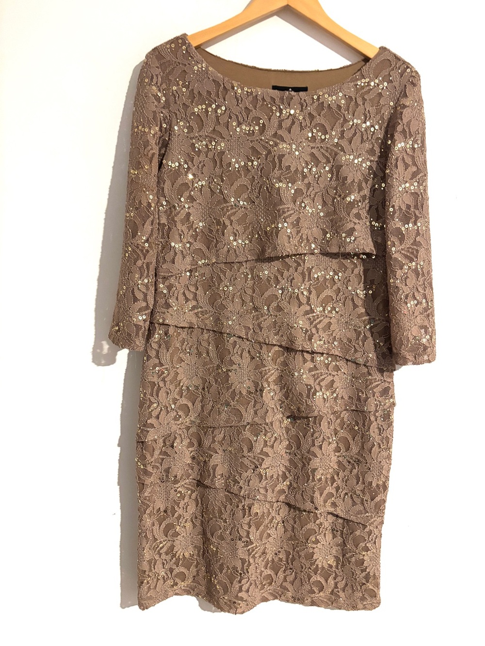 Ronni Nicole Size 12 Gorgeous Lace Tiered Sheath Dress in Taupe Excellent